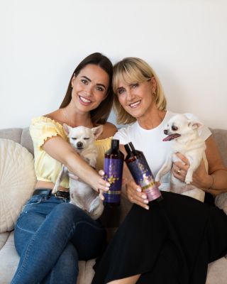 😍 Familie, iubire și miros de acasă! ❤️🐾 Cu parfumurile pentru rufe Giovani®, fiecare moment petrecut cu cei dragi devine...